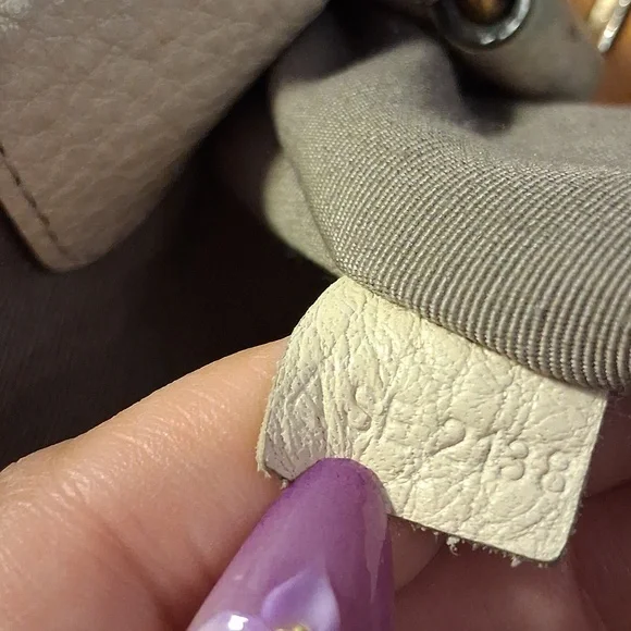 Marc Jacobs Cream & Navy Leather Crossbody Bag with Orange Strap - Picture 8 of 17